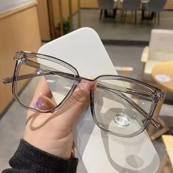 Anti-blue Light Glasses for Women with Regular Eyeglass Frame Finished Retro Flat Light Frame - Image 2