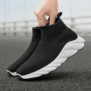 Men's Shoes New Flying Woven Socks Shoes Breathable Lightweight Slip-on Mesh Shoes Men's Casual Sports Shoes