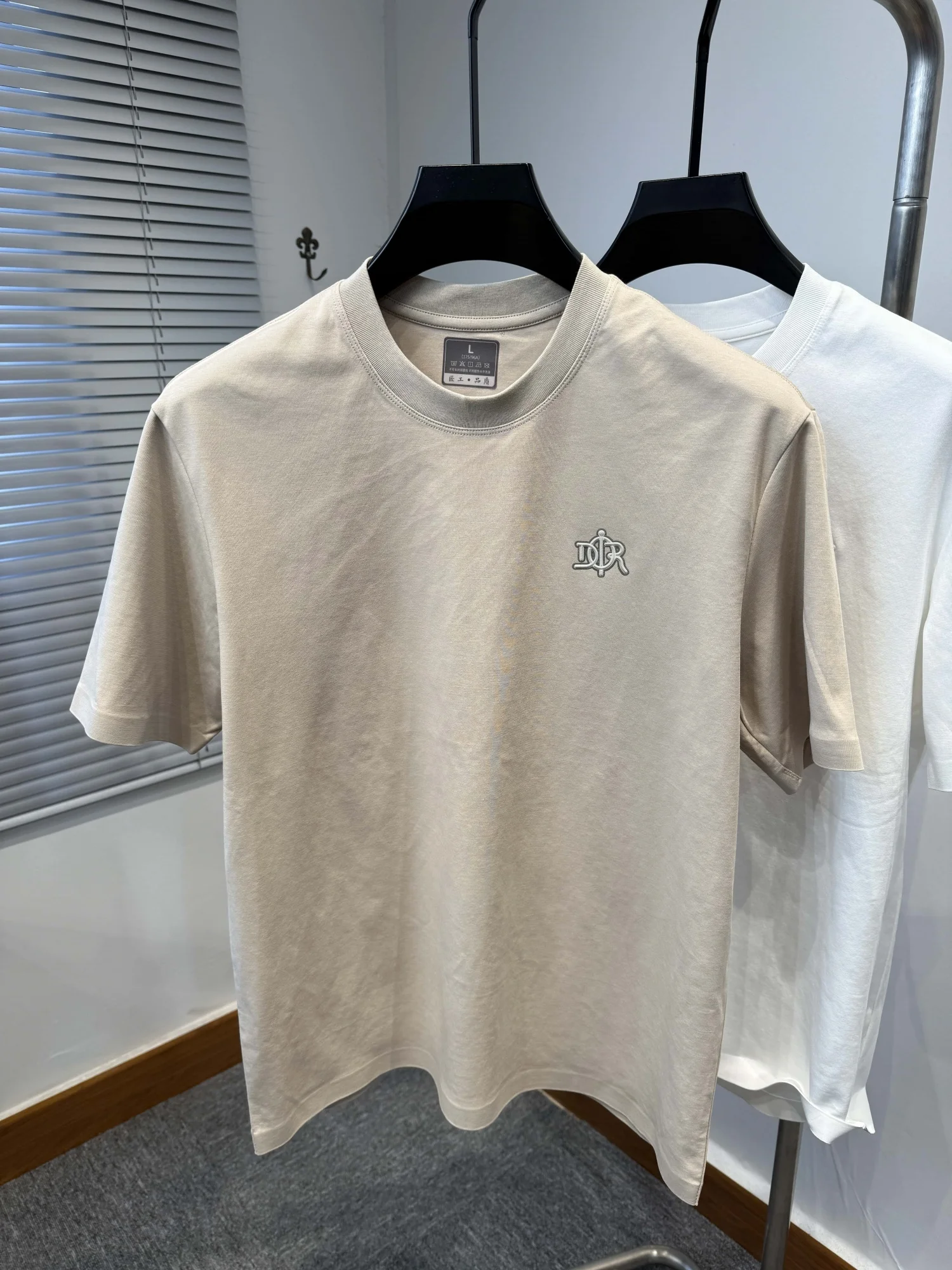 New men's seamless short sleeve round neck high-end brand T-shirt summer fashion high-end letter badge cotton casual sports top - Image 6
